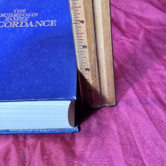 1982 The Guideposts Family Concordance to the Bible Blue Hardcover Catholic - Picture 14 of 14